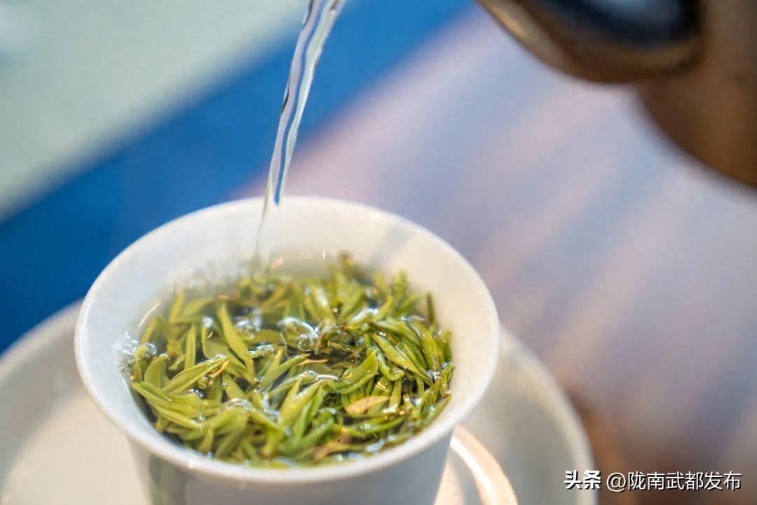 长期喝茶会导致缺钙？关于茶的 6 大流言，你掉过几个坑？