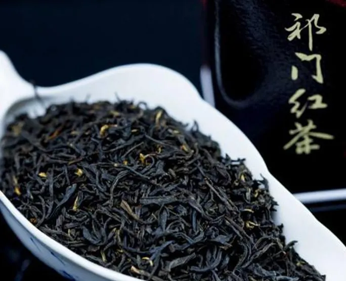 2005年 红线班章茶王乔木七子饼茶鉴赏指南